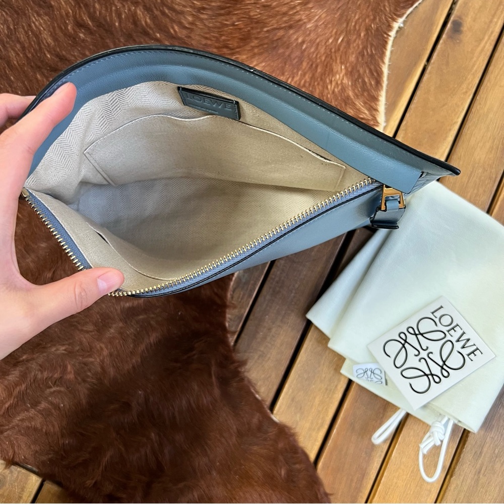 Loewe T Pouch crossbody bag - Picture 5 of 11